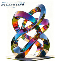 Sculpture moderne abstraite multicolore en acier inoxydable soudé pour la décoration de jardins et de places en extérieur
