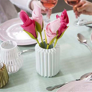 <b>Flower</b> Shape Napkin Rings Green ABS Durable Party Decorative Napkin Holders Fan Shaped Corner Design - Product Image 3