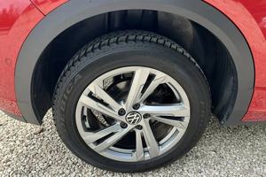 Nouvelles ventes de voitures d'occasion <span class=keywords><strong>Volkswagen</strong></span> T-Roc 1.5 TSI R-Line <span class=keywords><strong>SUV</strong></span> <span class=keywords><strong>2022</strong></span> prêtes à être expédiées - Product Image 2