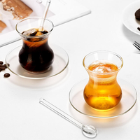 Ensemble de tasses à thé turques en verre borosilicate de haute qualité avec soucoupe et cuillère, 170 ml, résistant à la chaleur, passe au micro-ondes et au lave-vaisselle, design moderne transparent