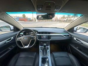 Pour Emgrand 2018 1.5 CVT, berline automatique d'<span class=keywords><strong>occasion</strong></span> à conduite à gauche, intérieur foncé, sièges en cuir, caméra de recul, pour l'exportation - Product Image 4