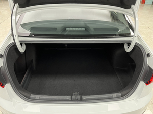 Volkswagen Bora 2022 200TSI DSG Edición PRO de Conducción Inteligente, Volante a la Izquierda, Gasolina, Sedán Usado - Product Image 5