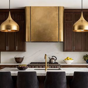Hotte de cuisine de luxe en laiton antique, artisanale, de calibre 16, murale, à grille incurvée, pour cuisines de designers et villas sur mesure - Product Image 6