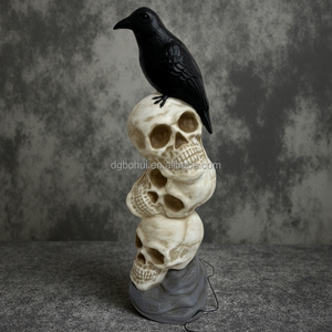 Decoración de Jardín para Halloween, Cuervo Realista de Plástico Moldeado por Soplado, Cuervo Negro y Calaveras Apiladas para Decoraciones de Exterior - Product Image 3