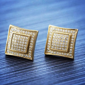 Pendientes de botón modernos chapados en oro con diseño cuadrado de circonita para fiesta, joyería de moda unisex, acabado 18K, microincrustaciones geométricas - Product Image 5