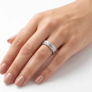 แหวนเพชรแพลตตินั่มสำหรับผู้หญิง เครื่องประดับงานหมั้นและงานแต่งงานที่เหนือกาลเวลา ของขวัญสุดหรูเปล่งประกาย - Product Image 4