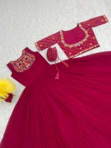 Nueva chaqueta y Vestido largo de fiesta de lanzamiento más vendidos de proveedor indio vestido de mujer a precio asequible - Product Image 5