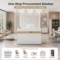 Comptoir de réception moderne de luxe effet marbre blanc avec finition dorée élégante pour salon de beauté et magasin de vêtements
