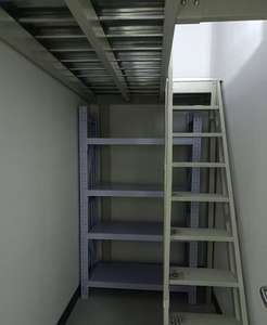 Étagères de présentation métalliques robustes à double face pour supermarchés, rayonnages perforés avec revêtement en poudre époxy - Product Image 4