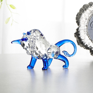 Figura de animales en miniatura de cristal soplado, Mini Toro de arte hecho a mano, figurita de animales salvajes coleccionables, decoración para el hogar FengShui de la suerte - Product Image 3