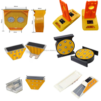 Trapèze rouge lumière LED délinéateur de route solaire aluminium clignotant LED garde-corps délinéateur utilisation de la sécurité routière