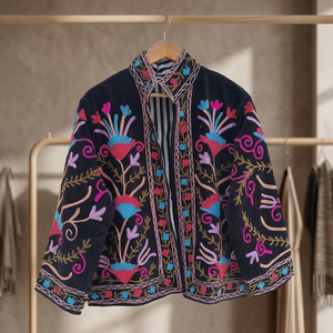 Chaqueta de Mujer Acolchada de Terciopelo Floral Transpirable, Bordada a Mano con Diseño Suzani, Forro de Algodón, para Invierno y Actividades al Aire Libre, Ideal para Regalo - Product Image 3