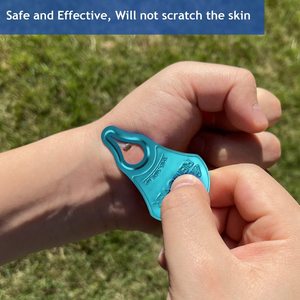 Outil métallique pour enlever les tiques pour chien, utilisation en extérieur, rouge, bleu clair, bleu foncé - Product Image 4