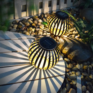 Lámpara Solar de Jardín LED, Luz Exterior Impermeable, Decorativa de Hierro para Patio, Jardín y Paisaje - Product Image 2