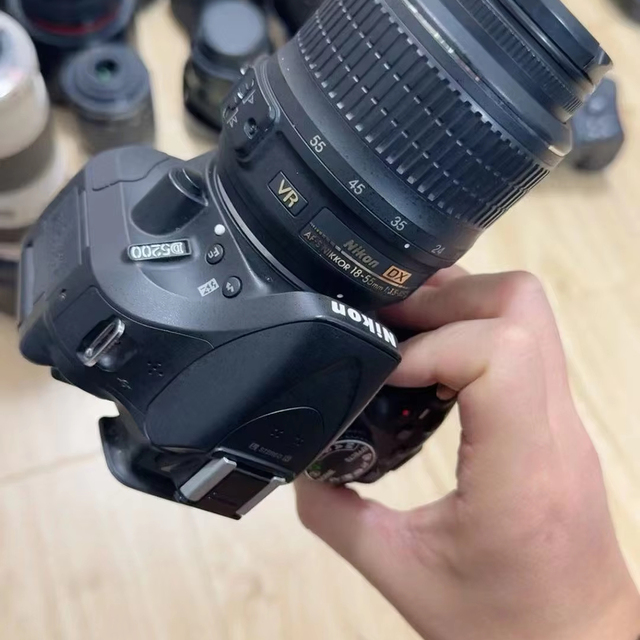 D5200+18-55mm Ni Kon Camera Second Hand Used Camera DSLR Professional Digital Camera with Battery and Battery Charger