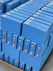 Cellules de batterie au lithium-ion prismatiques à <span class=keywords><strong>coque</strong></span> en plastique Offre Spéciale 3.2v 180ah 200ah Lifepo4 200ah Calb batterie haute Performance - Product Image 5