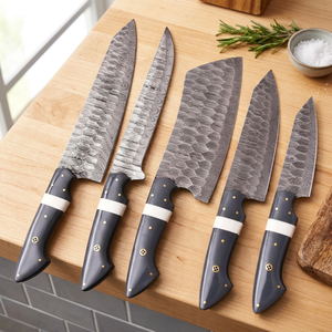 Ensemble de couteaux BK Industries en acier Damas à 67 couches, 5 pièces, manche en résine fait main, couteaux de chef durables et tranchants, 8-9,9 pouces, lame droite - Product Image 5