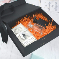 Emballage de logo personnalisé de fermeture magnétique noire de luxe à bas quantité minimale de commande boîte-cadeau magnétique en carton rigide avec insert en mousse Eva
