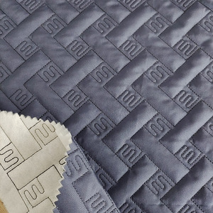 Bán buôn tùy chỉnh Quilting mô hình tái chế <span class=keywords><strong>Polyester</strong></span> 3 lớp chần vải được sử dụng cho bông độn áo - Product Image 4