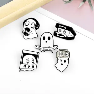 Nette Boo Pin Abzeichen benutzer definierte Ghost Spieluhr Brosche Revers Abzeichen Tasche Cartoon lustige Emaille Pins Bulk zum Verkauf