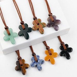 Vintage Five Petal Flower Pendant Crystal Agate <strong>Stone</strong> Carved Blossom Eco-friendly DIY Decoration Craft Accessory Material - Product Image 1