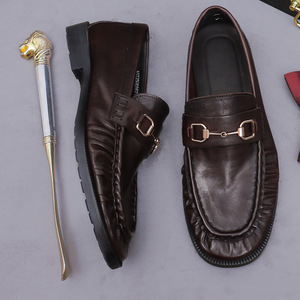 Nuevos zapatos casuales sin cordones para hombre, hechos de cuero genuino, con una superficie suave y moderna, diseño de una sola pieza. - Product Image 2