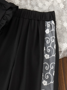 Set estivo da 2 pezzi per bambina, maglietta con maniche a volant e applicazione di fiocco in pizzo + pantaloni laterali in rete floreale con elastico in vita, <span class=keywords><strong>completo</strong></span> per bambina - Product Image 4