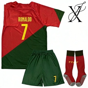 Set Maglia da Calcio Casa Portogallo N. Set da 7 Pezzi per Allenamento Calcio Bambini Maglia Pantaloncini Calzini per Età 5-13 Anni - Product Image 1