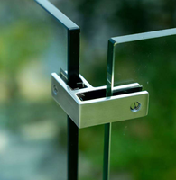 Supports de balustrade en acier inoxydable antirouille au design moderne pour coins à 90 degrés, pour rampes de piscine extérieures