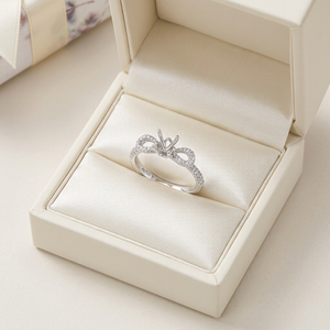 แหวนหมั้นเพชรแท้ทรงโซลิแตร์ ดีไซน์โบว์สุดโรแมนติก คุณภาพสูง ทองคำขาว 18K สำหรับสาวๆ - Product Image 4