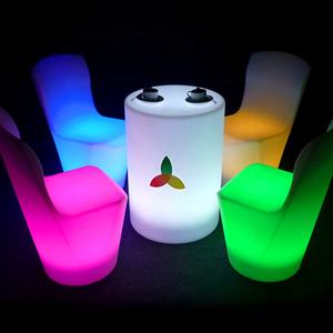 Chaise de bar moderne en plastique pour la maison, l'extérieur, l'hôtel, les chaises de banquet, chaise de salle à manger Sedef <span class=keywords><strong>Simon</strong></span> avec éclairage RVB - Product Image 1