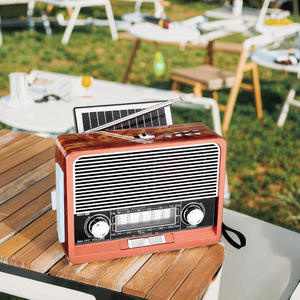 Radio multibandes FM AM SW vintage à grain de bois, alimentée par énergie solaire, avec haut-parleur intégré et lampe torche pour usage domestique et extérieur - Product Image 3