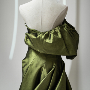 Robe de mariée Jancember LDC6569, modèle original, asymétrique, en satin vert, coupe princesse, dos nu, longueur ras du sol - Product Image 2