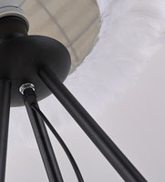 Lampe de table LED en métal de style nordique moderne avec corps en fer écologique à intensité variable pour chambres à coucher