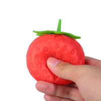 Nieuwe Ontwerp Rode Aardbeien Langzaam Stijgende Jumbo Aardbei Fruit Squishy Speelgoed