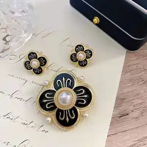 Designer brooch luxury for women with pearl flower black enamel earring brooches set