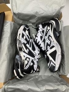 Chaussures de course de haute qualité, chaussures décontractées, chaussures de marche originales de luxe à semelle épaisse - Product Image 1