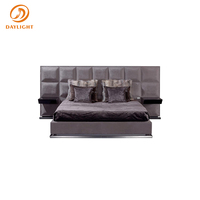 Lit double en tissu de style italien moderne et luxueux DAYLIGHT, personnalisé pour la chambre à coucher