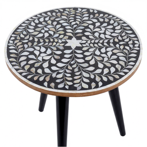 Tabouret rond en nacre incrustée fait main avec pieds noirs à prix très avantageux par United Trade World - Product Image 1