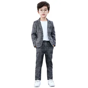 Bộ đồ trẻ em Bộ ba hiệu suất thiết lập mùa xuân và mùa thu mới chủ nhà cho thấy chàng trai đẹp trai phiên bản Hàn Quốc Hoa chàng trai Ăn mặc