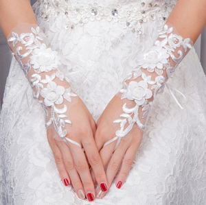 2024 nouveaux accessoires de fête de danse <span class=keywords><strong>gants</strong></span> à fleurs blanches mariée <span class=keywords><strong>gants</strong></span> en <span class=keywords><strong>dentelle</strong></span> - Product Image 1
