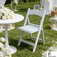 Chaise pliante classique Wimbledon en plastique, siège rembourré, portable et empilable, idéale pour hôtels, mariages et jardins – Meilleure vente