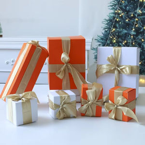 Décoration de Noël Créative et Festive en Matériaux Recyclés avec Paillettes, Idéale pour les Cadeaux et le Shopping, Portable et Réutilisable, Finition Mate - Product Image 3