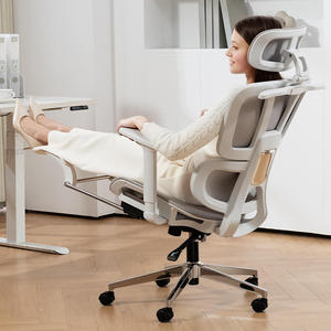 Silla de Oficina Ejecutiva Ergonómica de Alta Calidad con Altura Ajustable, Reposacabezas, Asiento de Malla y Reposapiés - Product Image 1