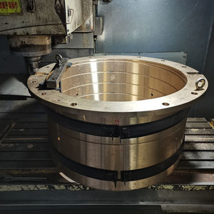 C95400 Piezas mecanizadas de torneado CNC Buje de bronce de 500mm para piezas de trituradora de cono de piedra - Product Image 3