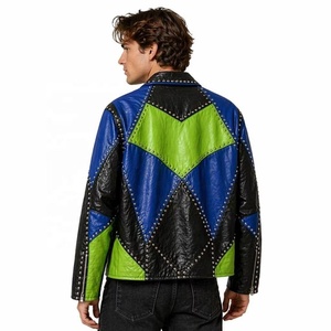 Chaqueta de Motero de Cuero Genuino con Tachuelas para Hombre OEM, Diseño Personalizado con Bloques de Color, Piel de Cordero Brillante, Ropa Exterior Moto para Estilo Punk Urbano, Venta al por Mayor - Product Image 2