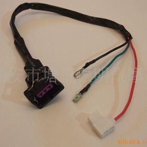 Conector Automotriz Olt, Enchufe de Plástico Negro Universal, Modelo Olt 001002003004005 para Uso en Automóviles - Product Image 4