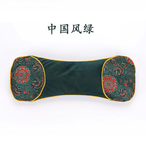 Oreiller cervical en herbes en forme d'os rouge de style chinois pour le soin des cervicales et l'aide au sommeil - Product Image 4