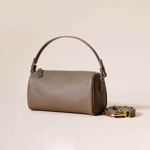Bolso de mano personalizado para mujer, de cuero genuino de alta calidad, estilo casual y de moda. - Product Image 2