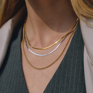 Collares de cadena cubana de acero inoxidable chapados en oro PVD de 18 quilates, cadena retorcida de <span class=keywords><strong>tres</strong></span> capas, collares geométricos para mujer, joyería clásica - Product Image 3
